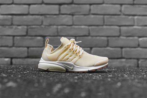 nike air presto upper material.